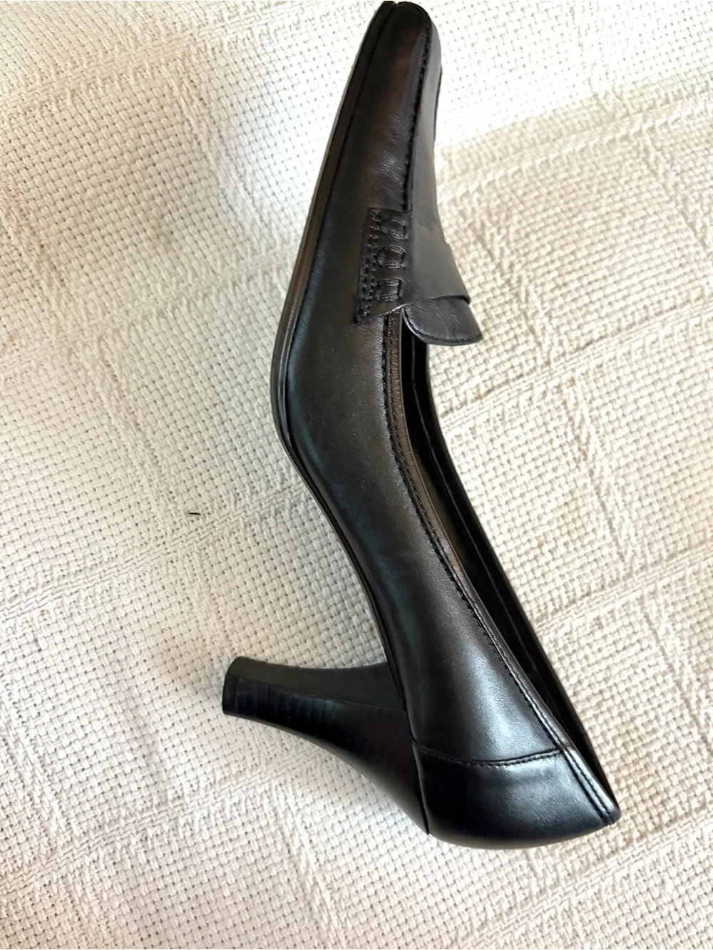 Etienne Aigner classic black